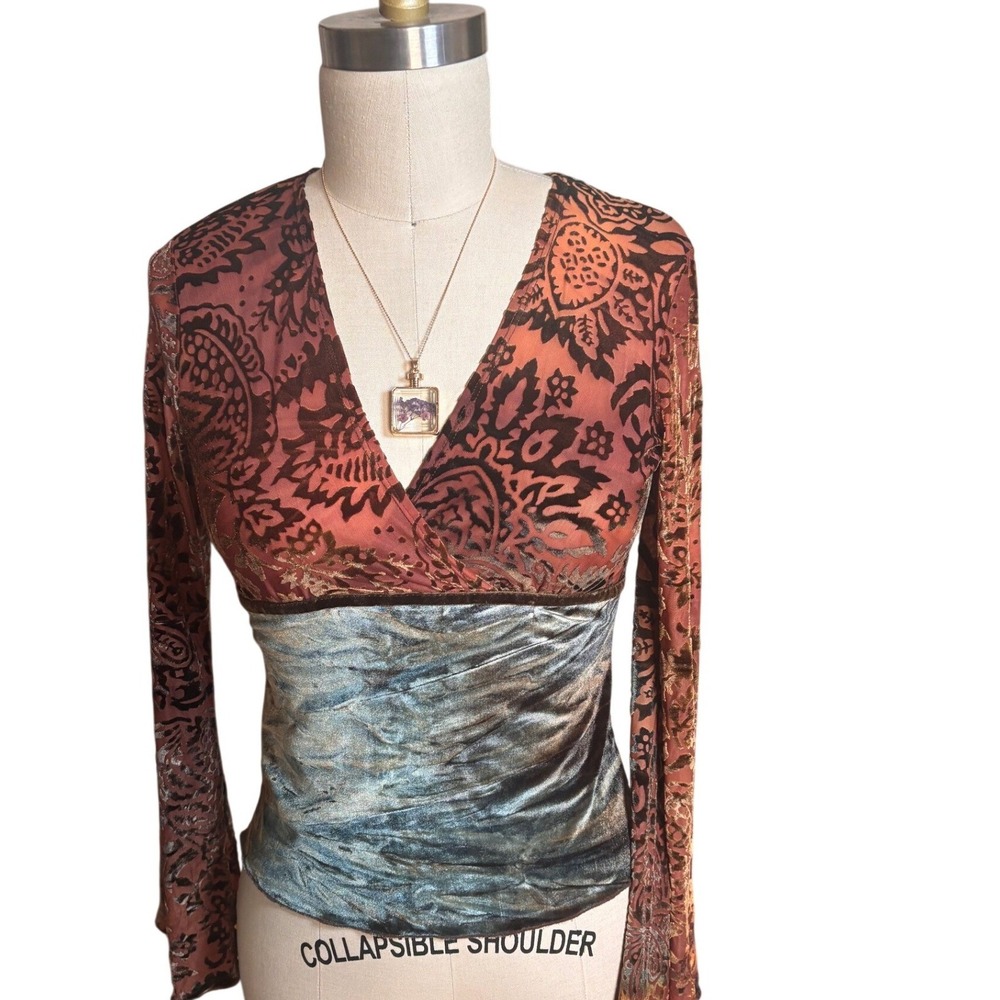 Y2K Wet Seal Velvet Burnout Top Womens Small Excellent Bell Sleeve V-Neck